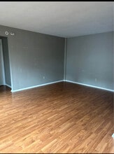 19436 Van Aken Blvd, Unit RC202BD1 in Shaker Heights, OH - Foto de edificio - Building Photo