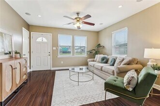 5605 Canal Blvd in New Orleans, LA - Building Photo - Building Photo