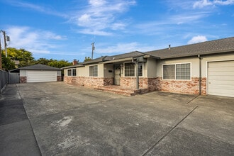 2379 Hart Ave in Santa Clara, CA - Building Photo - Building Photo