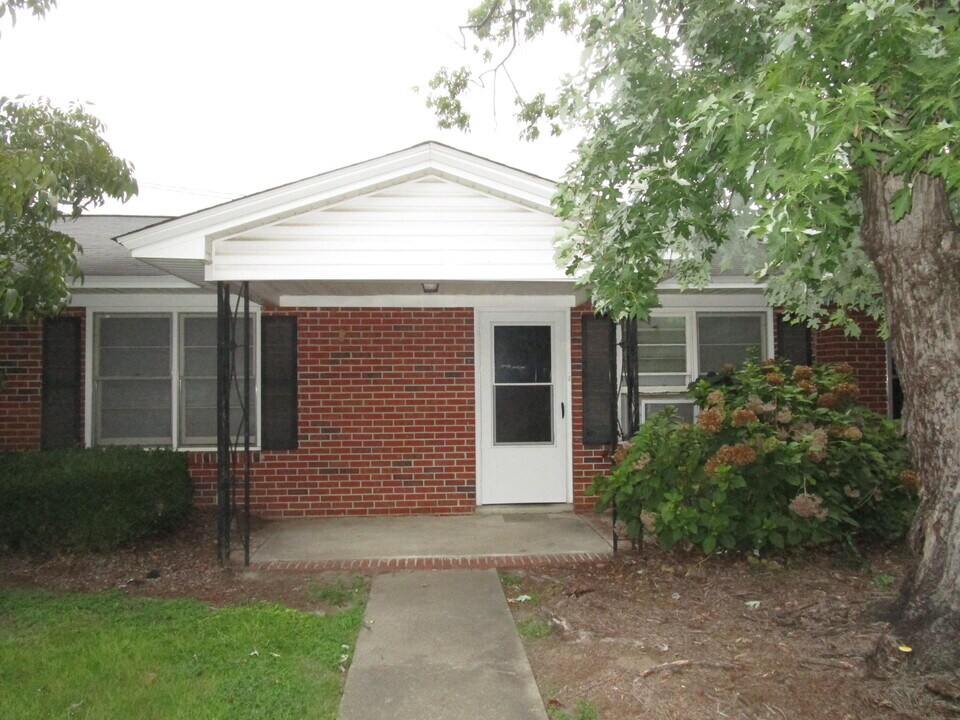 211 W Hampton Ave in Sumter, SC - Building Photo