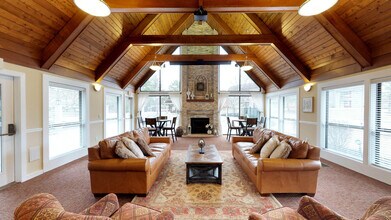 Deercross Apartments in Blue Ash, OH - Foto de edificio - Building Photo