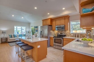 70 wright avenue, Unit Unit #1 in Morgan Hill, CA - Building Photo - Building Photo