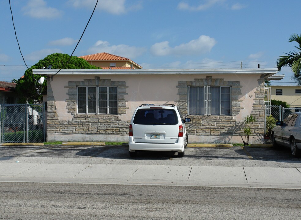 1751 SW 7th St in Miami, FL - Building Photo