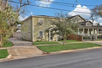 1036 Louise St in Houston, TX - Building Photo - Building Photo