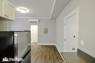 816 W Lakeside Pl, Unit A05C in Chicago, IL - Building Photo - Building Photo