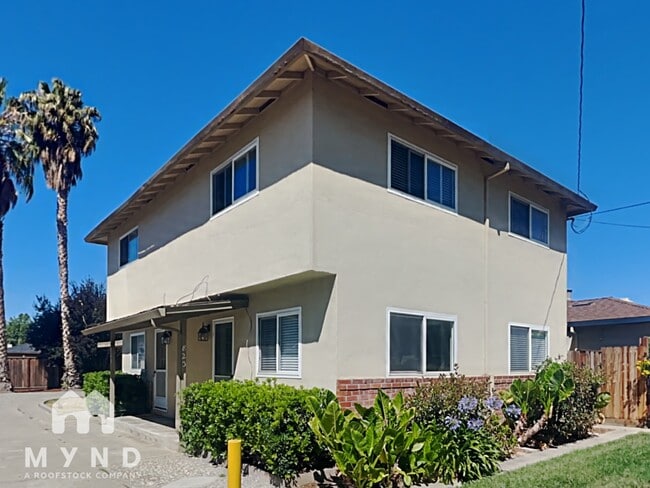 property at 823 N 15th St