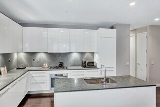 4 W 21st St-Unit -8B in New York, NY - Building Photo - Building Photo