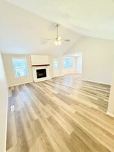 2735 W Katella Ln in Springfield, MO - Building Photo - Building Photo