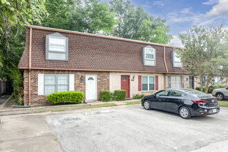 Hidden Hollow Townhomes in Houston, TX - Foto de edificio - Building Photo