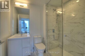 1 Quarrington Lane in North York, ON - Building Photo - Building Photo