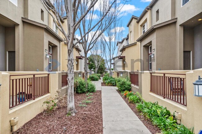 2858 10th St in San Pablo, CA - Building Photo - Building Photo