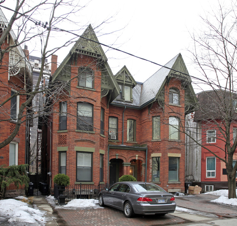 103 Gloucester St in Toronto, ON - Building Photo