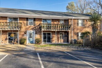 1006 Barclay Square in Virginia Beach, VA - Building Photo - Building Photo