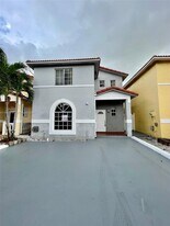 7211 W 24th Ave in Hialeah Gardens, FL - Building Photo
