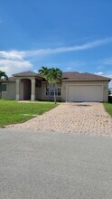 1025 SW Dartmouth Ave in Port St. Lucie, FL - Building Photo - Building Photo