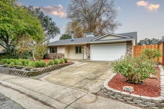 6441 Terra Way in Citrus Heights, CA - Building Photo - Building Photo