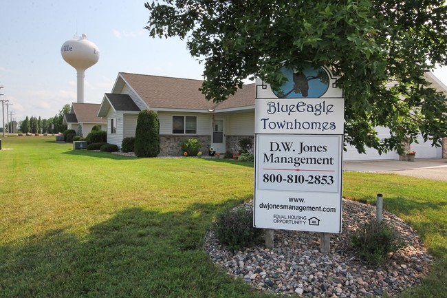 Blue Eagle Townhomes in Barnesville, MN - Building Photo - Building Photo