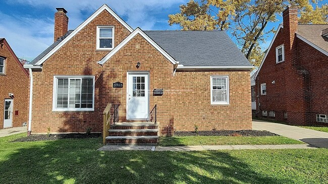 property at 3965 Warrendale Rd