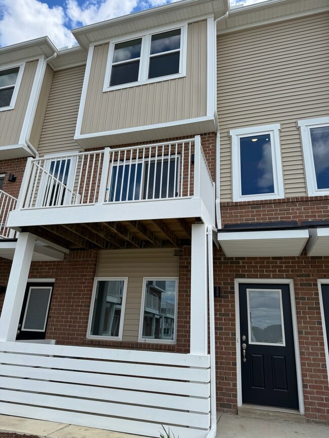 813 Canterbury Ln in Troy, MI - Building Photo - Building Photo