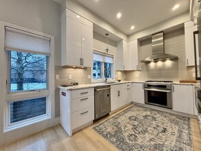 125 Brookline St, Unit 1 in Cambridge, MA - Building Photo - Building Photo