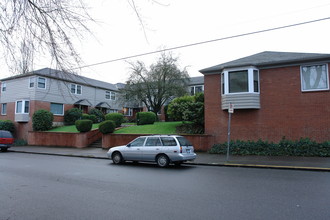 The Nottingham in Portland, OR - Building Photo - Building Photo