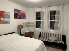 1221 W Payson Ave in Visalia, CA - Building Photo - Building Photo