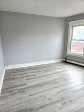 883 Dexter St in Central Falls, RI - Foto de edificio - Building Photo