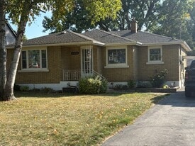 3262 Frances Av in Niagara Falls, ON - Building Photo