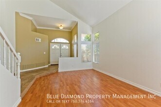 801 Mosaic Cir in Oceanside, CA - Building Photo - Building Photo