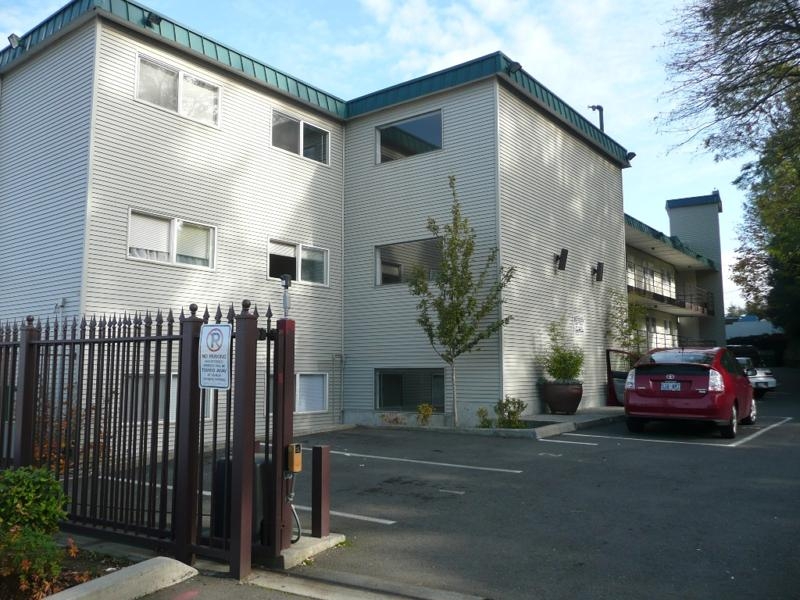 Innsbruck Apartments in Seatac, WA - Building Photo