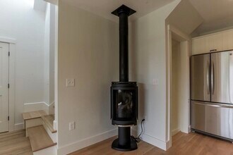 15 Cedar Point Rd in Durham, NH - Foto de edificio - Building Photo