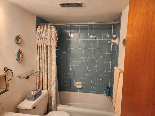 2711 N Halifax Ave in Daytona Beach, FL - Building Photo - Building Photo