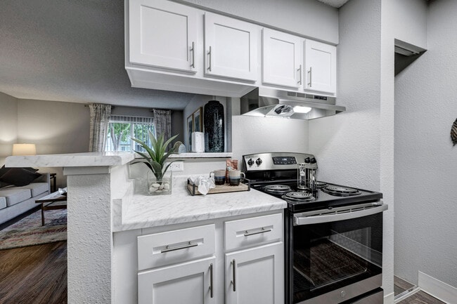 Hampden Heights in Denver, CO - Foto de edificio - Building Photo