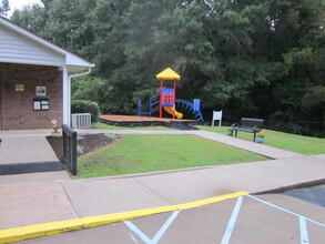 Chestnut Lane in Newnan, GA - Foto de edificio - Building Photo