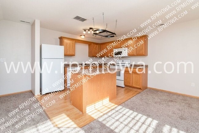 3181 SW Sharmin Ln in Ankeny, IA - Building Photo - Building Photo