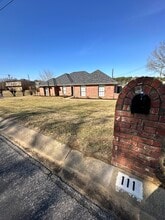 111 Crestview St in Chandler, TX - Building Photo - Building Photo