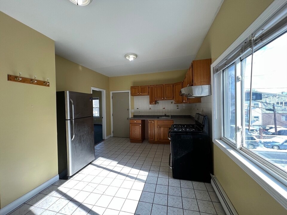4 Wyeth Ct, Unit #2 in Malden, MA - Building Photo