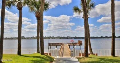 2711 N Halifax Ave in Daytona Beach, FL - Building Photo - Building Photo