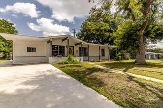 463 Sprucewood Ln in San Antonio, TX - Foto de edificio - Building Photo