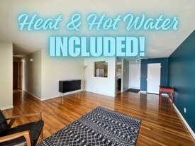 32 Park Avenue Ct, Unit 3 in West Springfield, MA - Building Photo