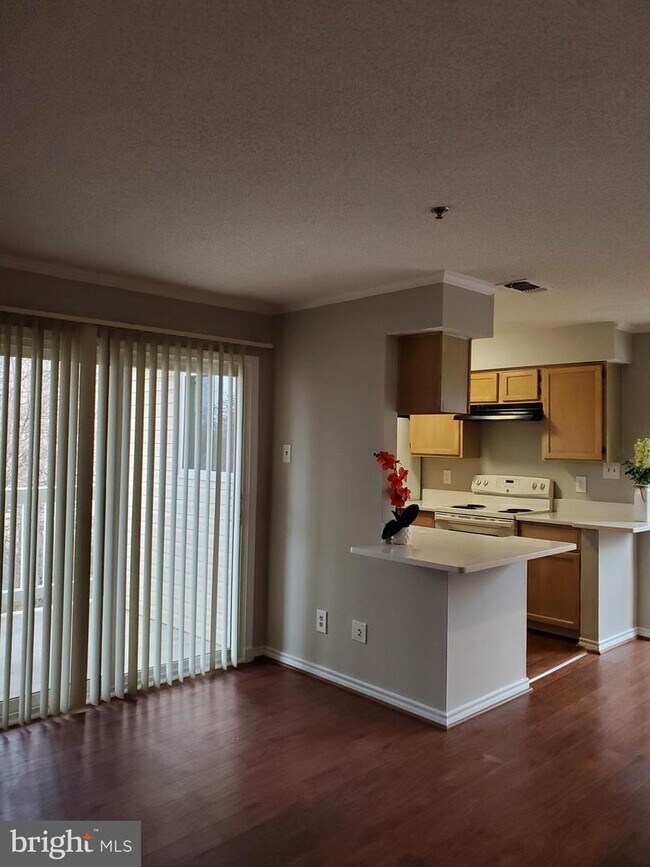 1524 Lincoln Way in McLean, VA - Building Photo - Building Photo