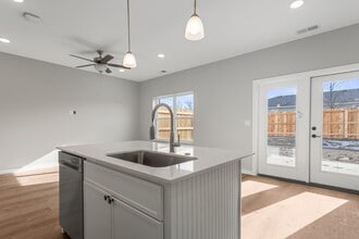 100 Saw C in Fisher, IL - Building Photo - Building Photo