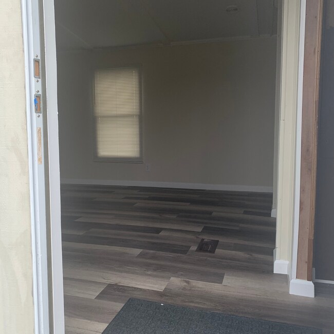 302 Becky Ln in Jacksonville, NC - Building Photo - Building Photo