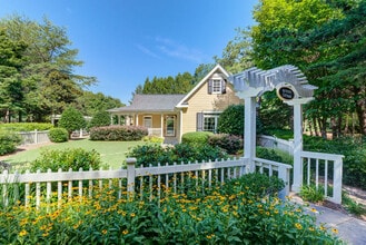 Hamptons at East Cobb in Marietta, GA - Foto de edificio - Building Photo