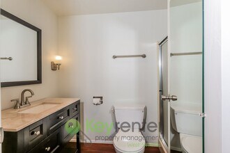 2210 NE 92nd St in Seattle, WA - Building Photo - Building Photo