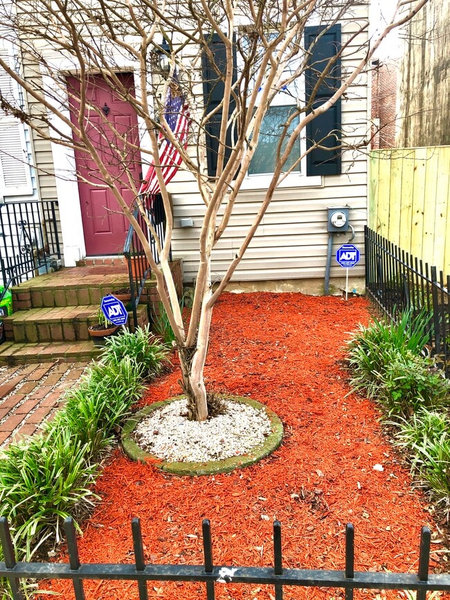 1215 I St SE in Washington, DC - Building Photo - Building Photo