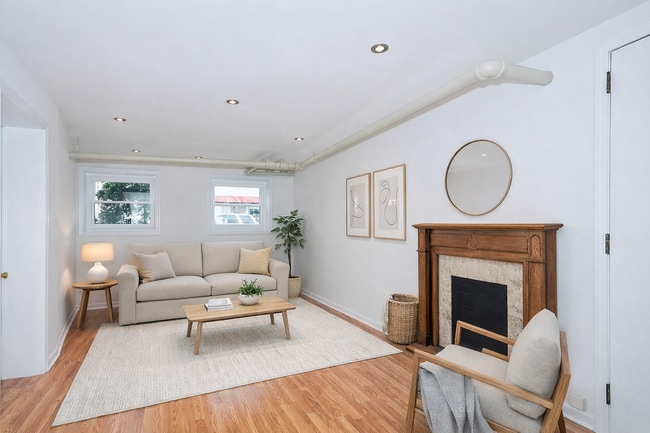 property at 4757 N Paulina St