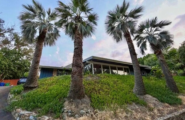 property at 4432 Mayapan Dr