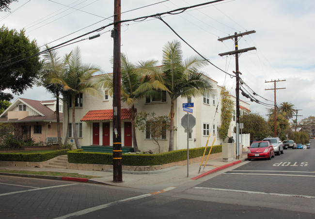 2731 4th St in Santa Monica, CA - Building Photo - Building Photo