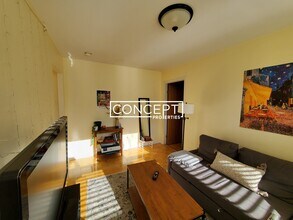 224 Hanover St, Unit 18 in Boston, MA - Foto de edificio - Building Photo